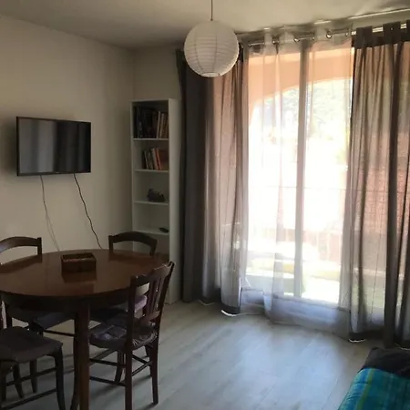 Apartment Lumineux Et Renove *